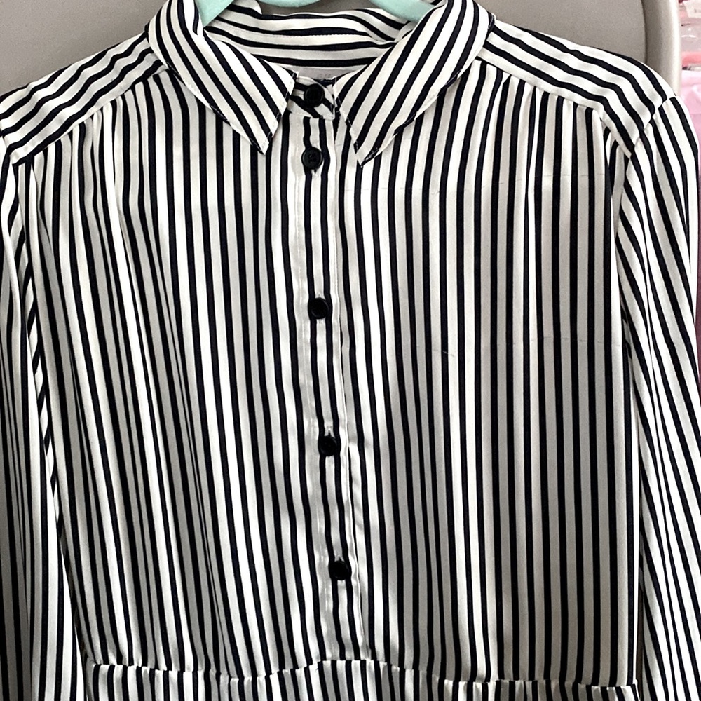 Gorgeous H&M striped ( black and cream) medium dress